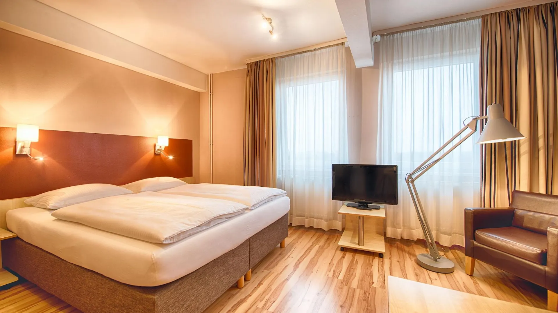 Enjoy Hotel Berlin City Messe 3*,